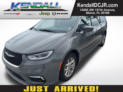Certified 2022 Chrysler Pacifica Touring-L