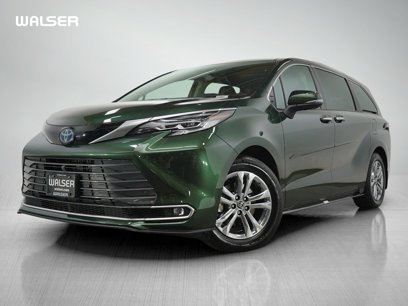 Used 2023 Toyota Sienna Platinum