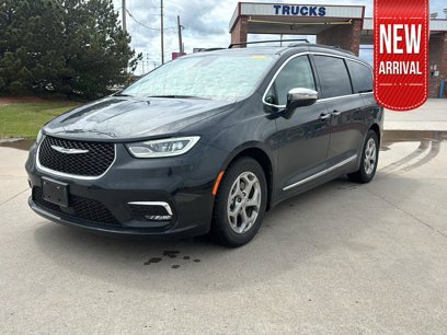 Used 2023 Chrysler Pacifica Limited