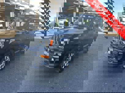 New 2022 Jeep Renegade Latitude w/ Sun/Sound Group