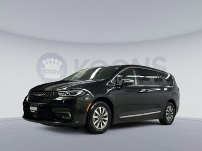 Used 2023 Chrysler Pacifica Limited