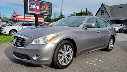 Used 2013 INFINITI M37 w/ Premium Pkg