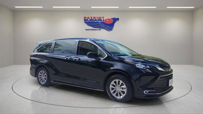 Used 2022 Toyota Sienna XLE