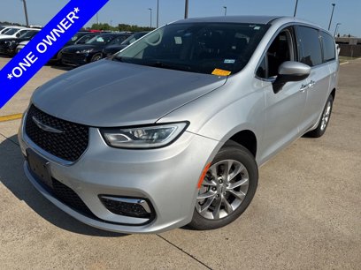 Used 2023 Chrysler Pacifica Touring-L