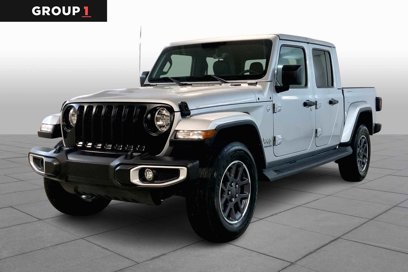 Used 2022 Jeep Gladiator Overland w/ Popular Equipment Package