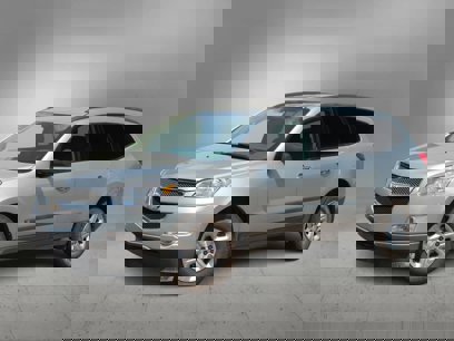Used 2010 Chevrolet Traverse LS