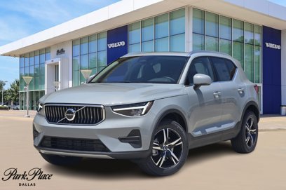 New 2025 Volvo XC40 B5 Core w/ Protection Package Premier