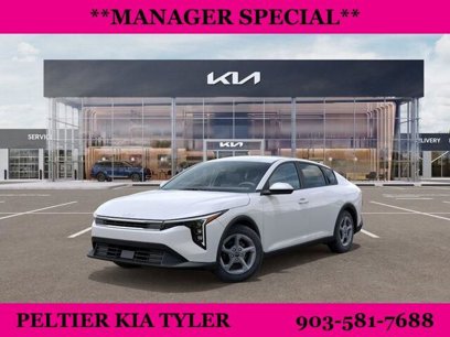 New 2025 Kia K4 LXS