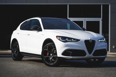 New 2025 Alfa Romeo Stelvio Sprint w/ Veloce Package