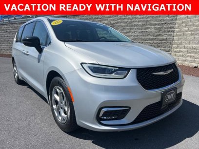 Used 2024 Chrysler Pacifica Limited