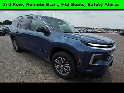 Used 2025 Chevrolet Traverse LT