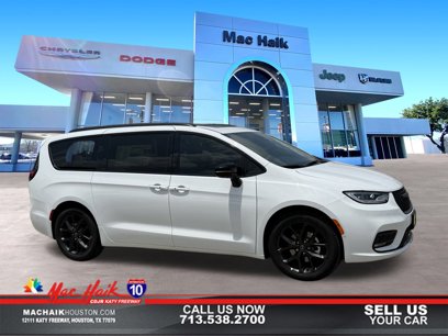 New 2025 Chrysler Pacifica Limited