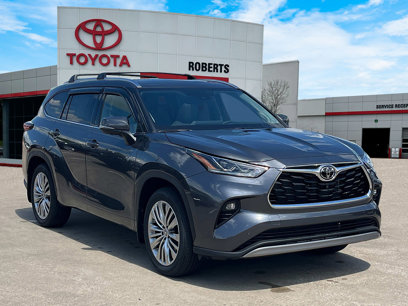 New 2025 Toyota Highlander Platinum