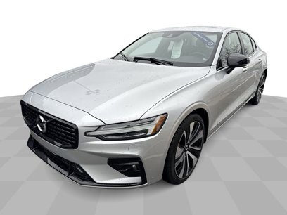 Used 2022 Volvo S60 B5 Momentum w/ Premium Package