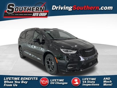 New 2025 Chrysler Pacifica Select