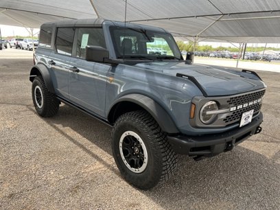 New 2024 Ford Bronco Badlands w/ Sasquatch Package