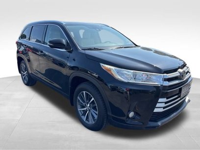 Used 2019 Toyota Highlander XLE w/ Phone Cable & Charge Package
