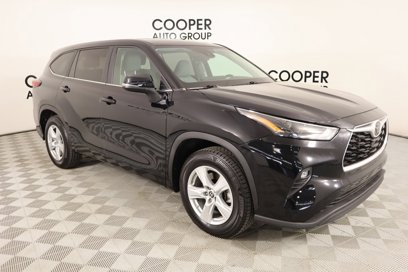 Used 2023 Toyota Highlander LE