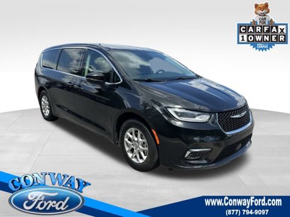 Used 2023 Chrysler Pacifica Touring-L