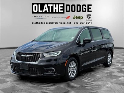Used 2023 Chrysler Pacifica Touring-L