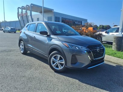 New 2025 Nissan Kicks S