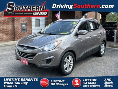 Used 2011 Hyundai Tucson GLS w/ Navigation Pkg 2