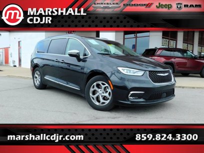 Used 2023 Chrysler Pacifica Limited