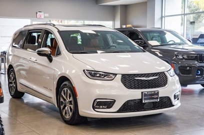 New 2025 Chrysler Pacifica Pinnacle