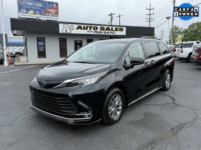 Used 2022 Toyota Sienna XLE