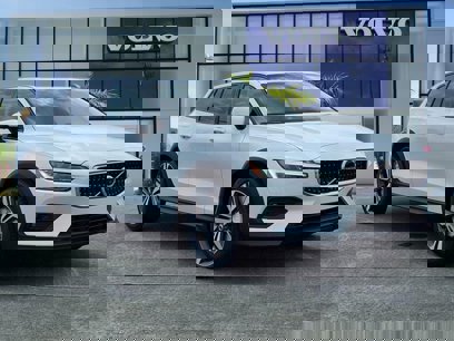 New 2025 Volvo V60 B5 Cross Country Plus w/ Protection Package Premier