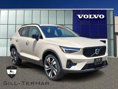New 2025 Volvo XC40 B5 Ultra w/ Climate Package