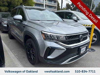 Certified 2024 Volkswagen Taos SE w/ Panoramic Sunroof Package