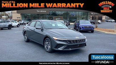 New 2024 Hyundai Elantra Blue