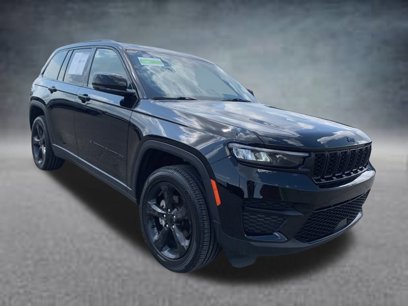 Used 2023 Jeep Grand Cherokee Altitude