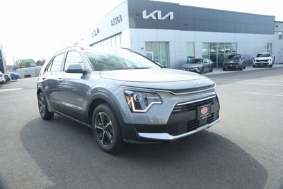 New 2025 Kia Niro EX