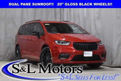 New 2026 Chrysler Pacifica Limited w/ S Appearance Package