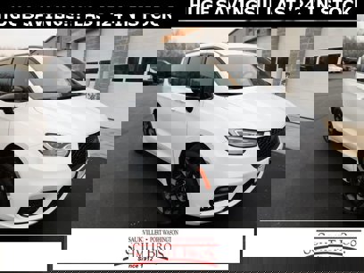 New 2024 Chrysler Pacifica Limited w/ Uconnect Theater Family Group