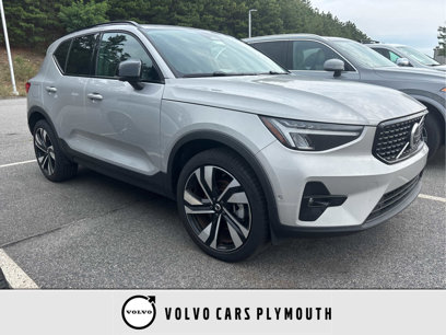 Used 2025 Volvo XC40 B5 Plus