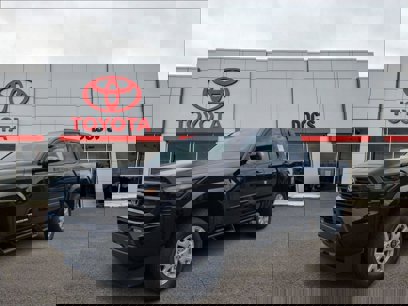 New 2025 Toyota Tacoma SR5
