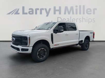 New 2025 Ford F350 Platinum w/ Tremor Off-Road Package