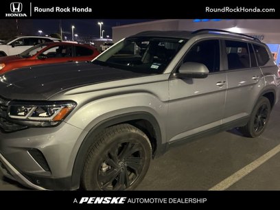 Used 2022 Volkswagen Atlas SE w/ Black Wheel Package