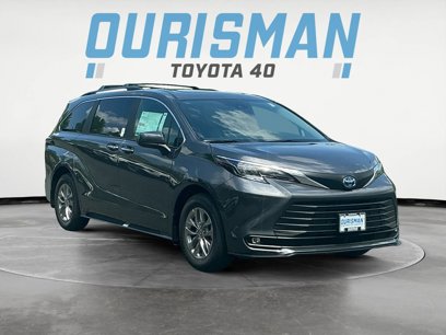 New 2025 Toyota Sienna XLE