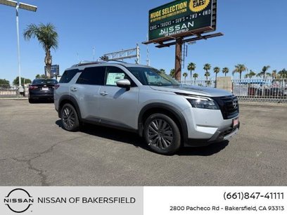 New 2025 Nissan Pathfinder SL w/ SL Premium Package