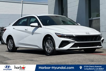 New 2025 Hyundai Elantra SE