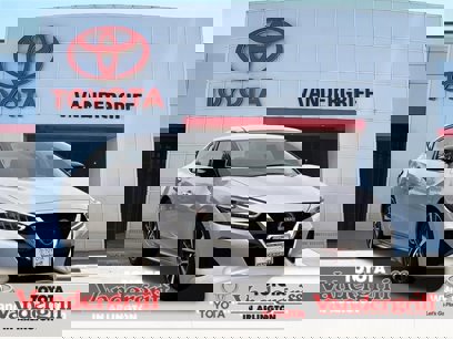 Used 2023 Nissan Maxima SV w/ Floor Mat Group