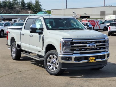 New 2025 Ford F250 Lariat w/ Chrome Package