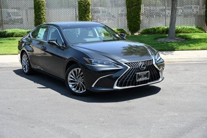 New 2025 Lexus ES 300h w/ Luxury Package