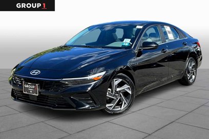 Used 2024 Hyundai Elantra SEL w/ Convenience Package