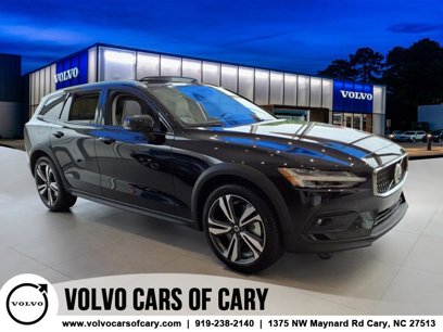 New 2025 Volvo V60 B5 Cross Country Plus w/ Protection Package Premier