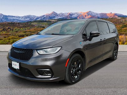 Used 2023 Chrysler Pacifica Touring-L w/ S Appearance Package